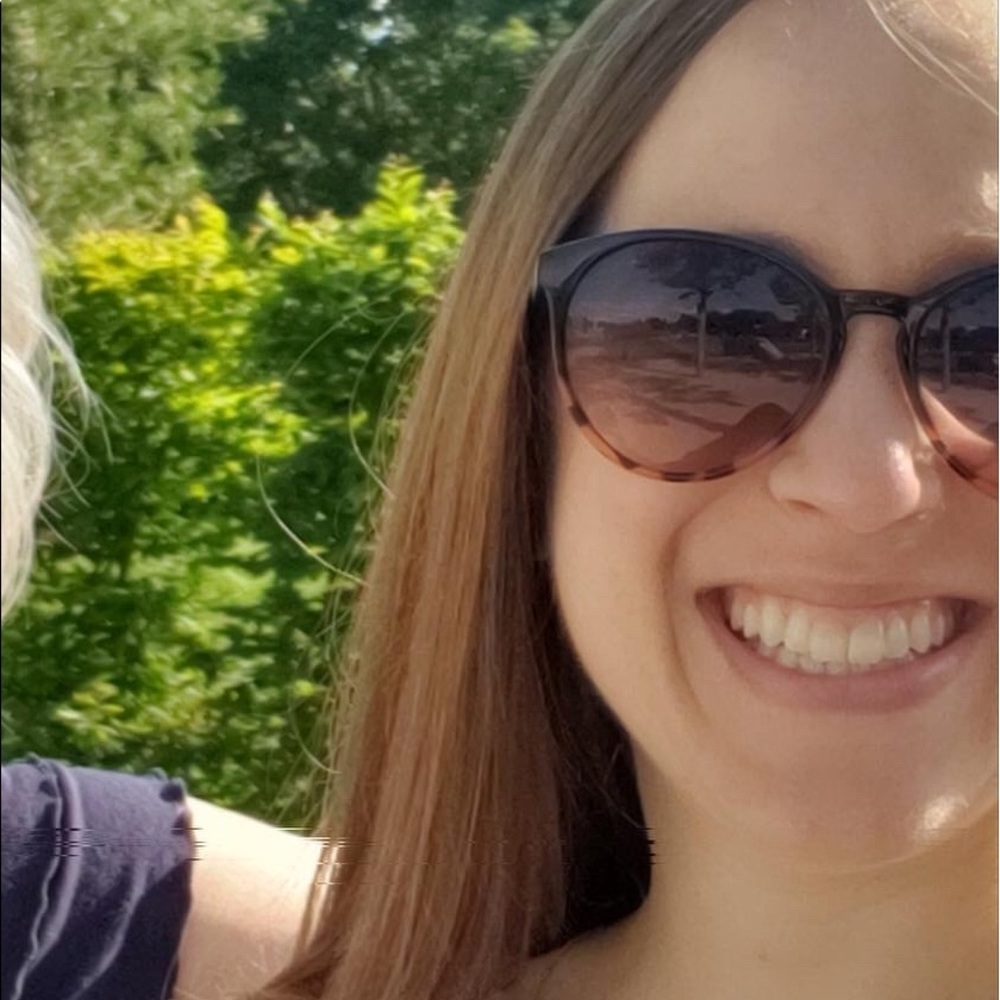 Meet your Posher, Rachel